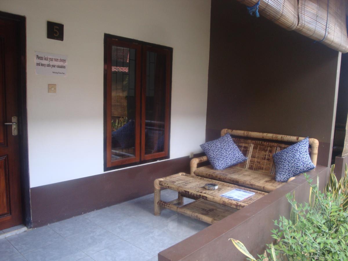 Relaxing Homestay Kuta  Экстерьер фото
